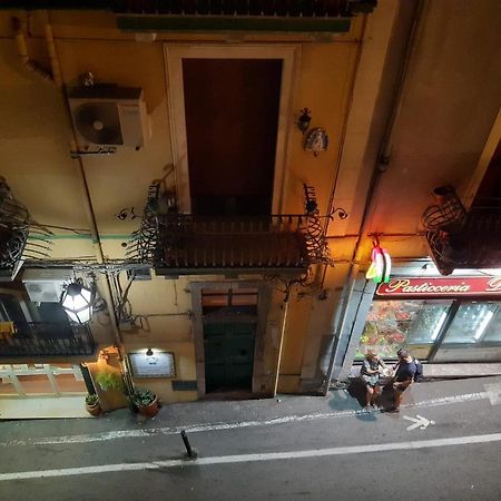 Centrale Appartamento Taormina Luaran gambar